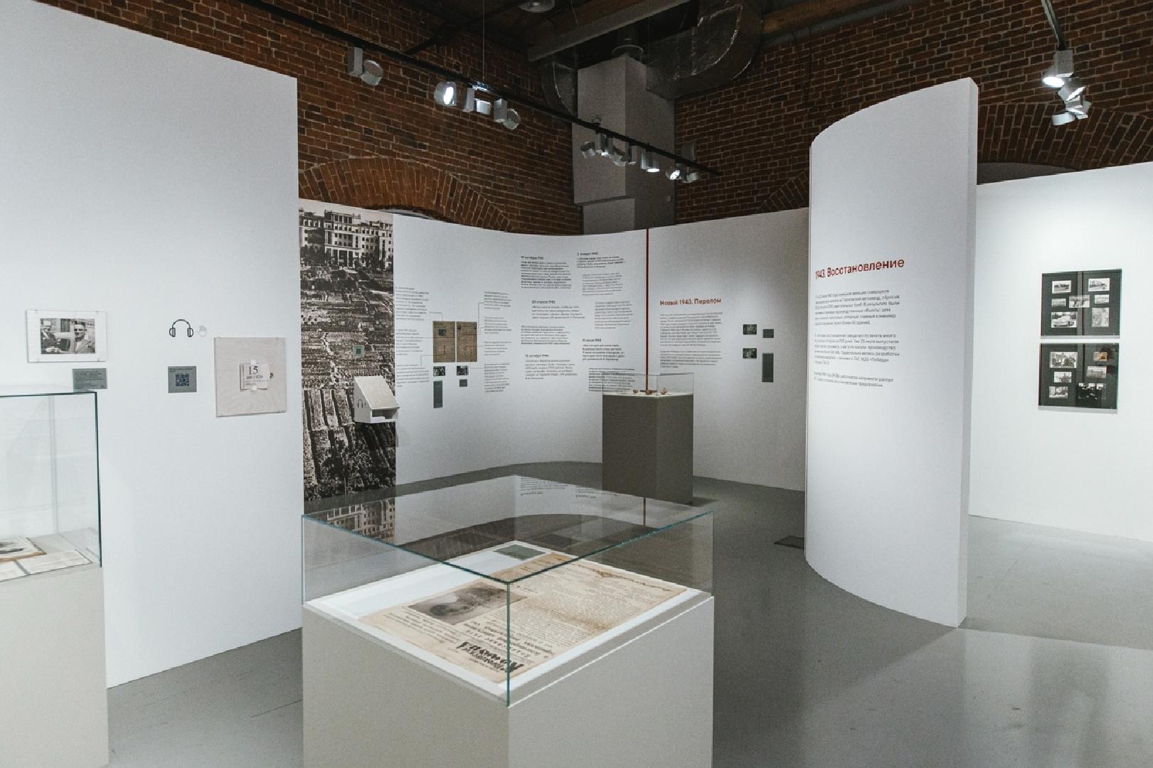kuratorskaya-ekskursiya-po-vystavke-biografiya-pobedy