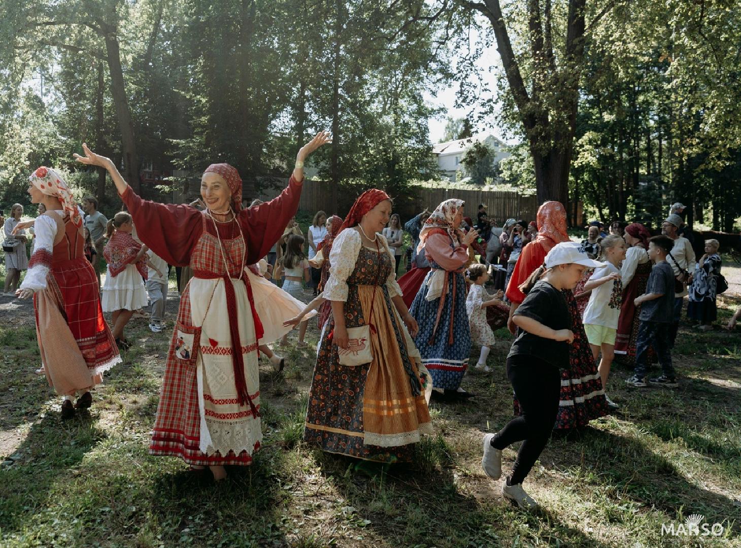 folklorny-prazdnik-dozhinki