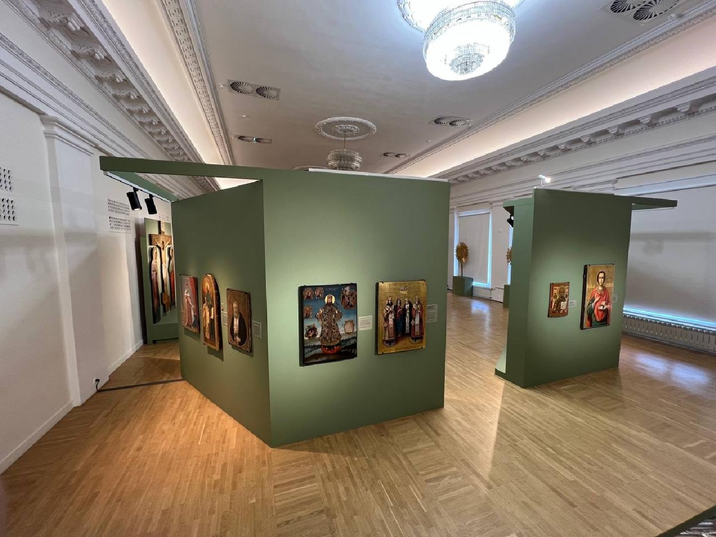 vystavka-sokhranennye-svyatyni