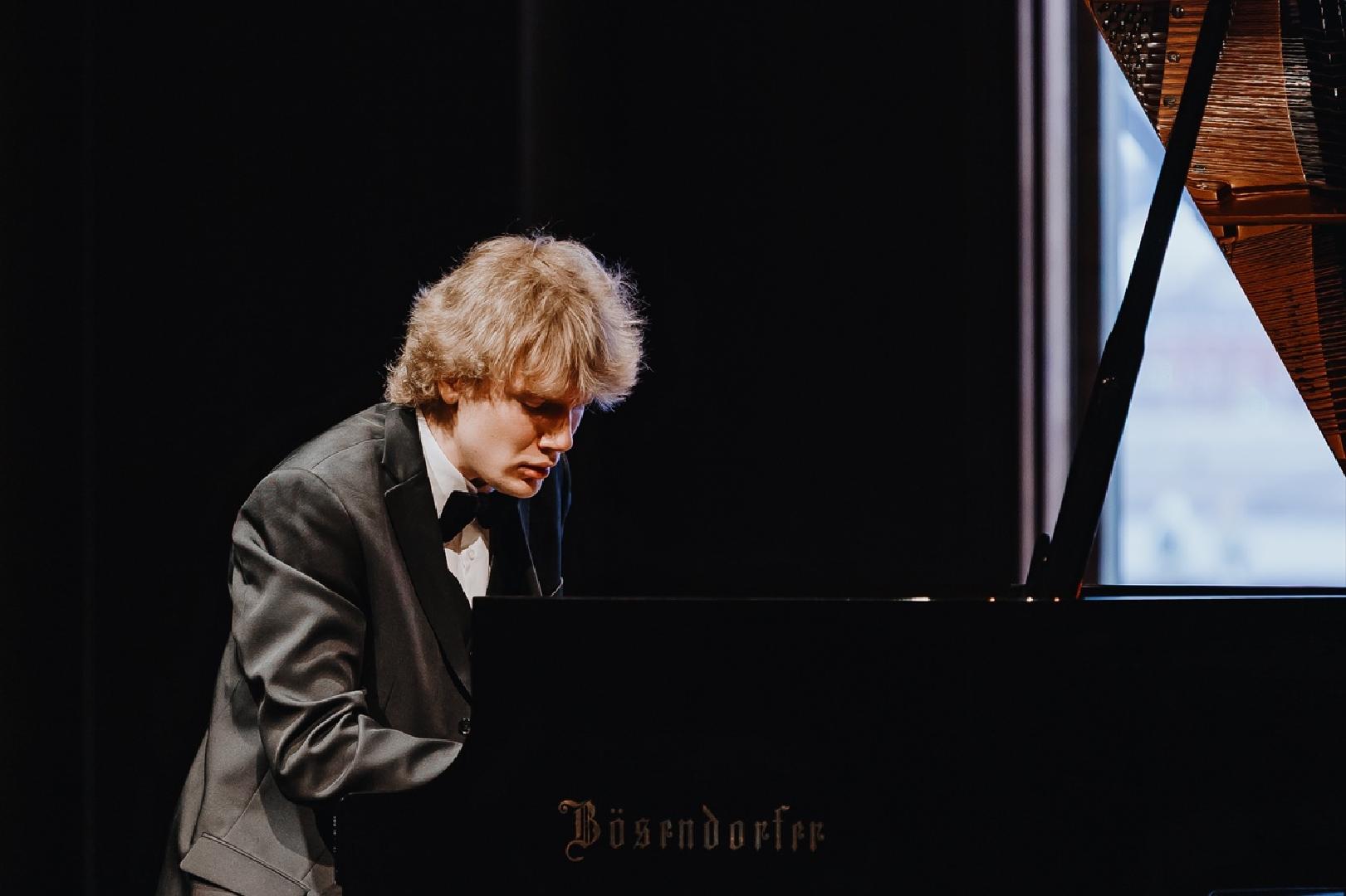 ivan-bessonov-solny-kontsert