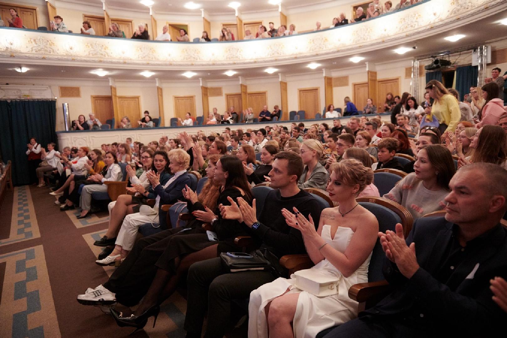 teatralny-festival-im-m-gorkogo