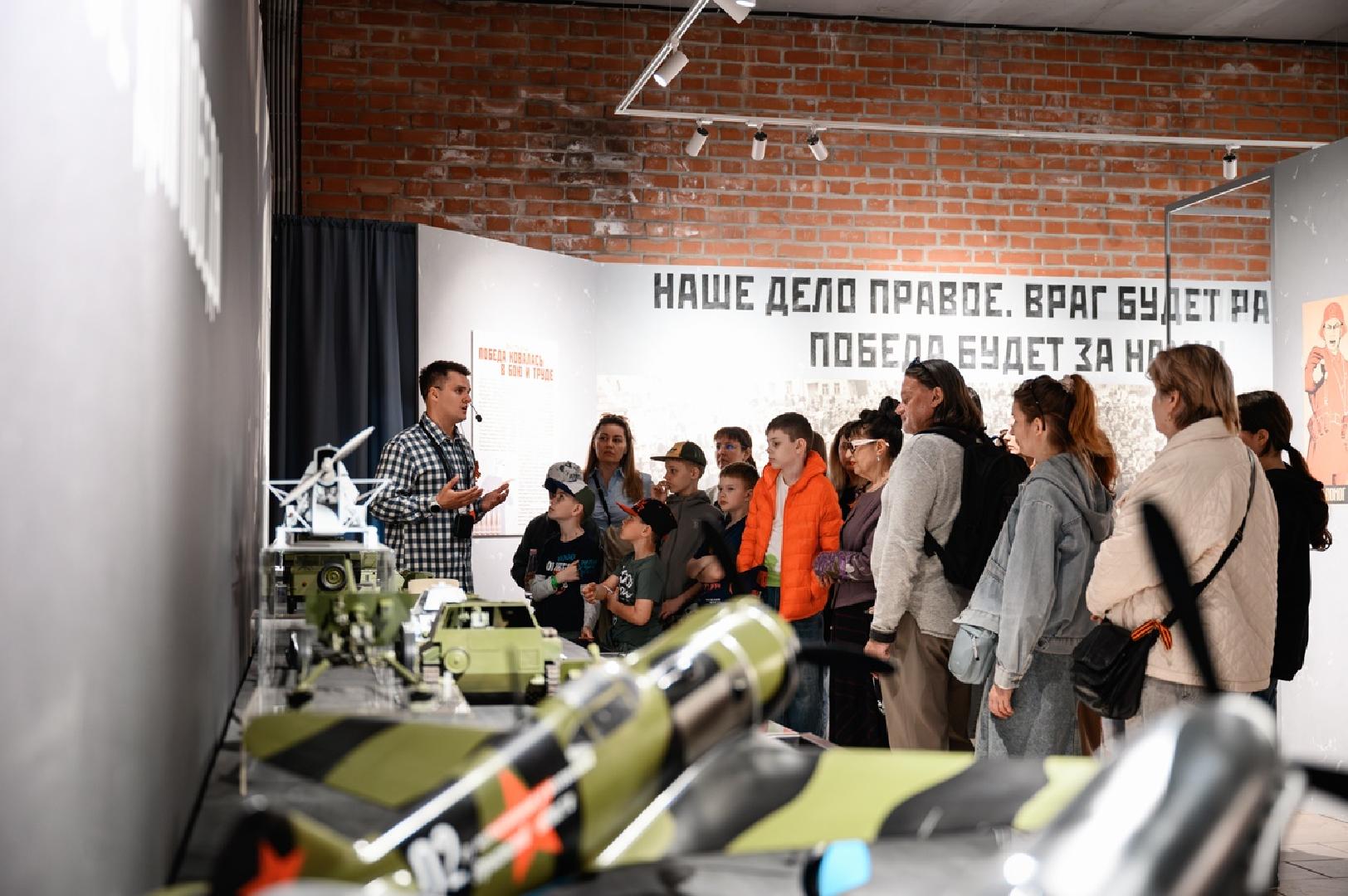 immersivnaya-ekskursiya-krasnye-kazarmy