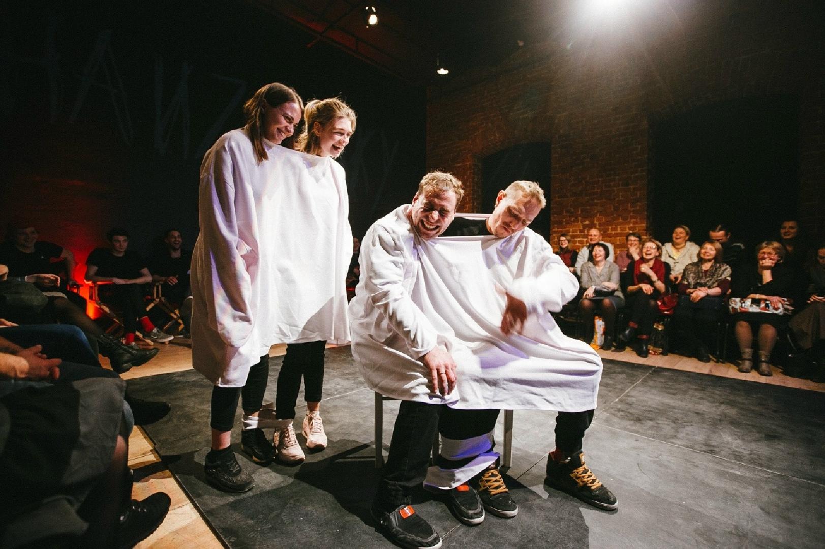 vecher-akterskoy-improvizatsii-naiznanku