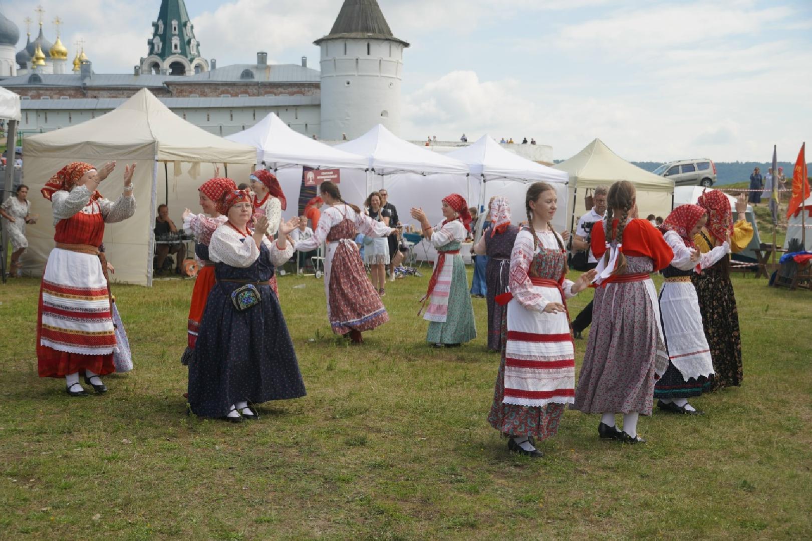 v-festival-dukhovnykh-traditsy-i-narodnogo-tvorchestva-makaryevsky-perezvon